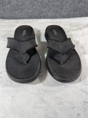 Skechers Womens size 9  Black Flip Flops On The Go 600  Black Flip Flops